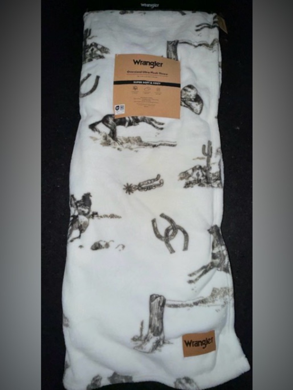 NWT Wrangler Super Soft Cozy
Plush Throw Blanket Boots
Cowboy Hat Western 60x70”